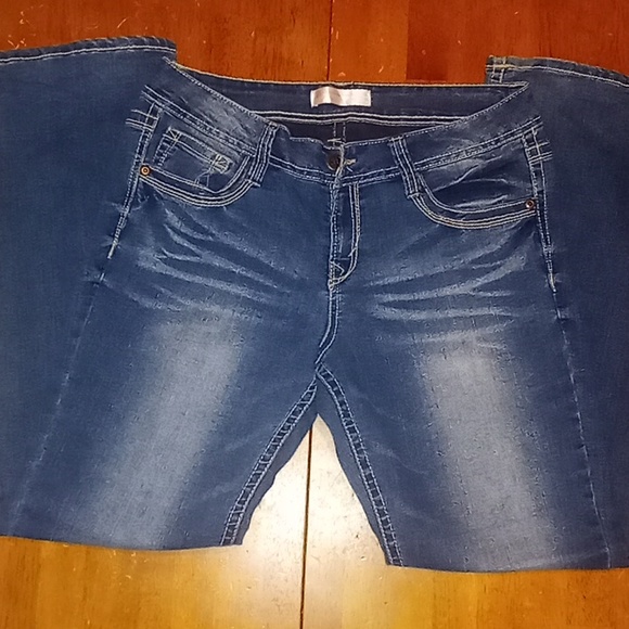 No boundaries Jeans 👖 - Picture 2 of 5